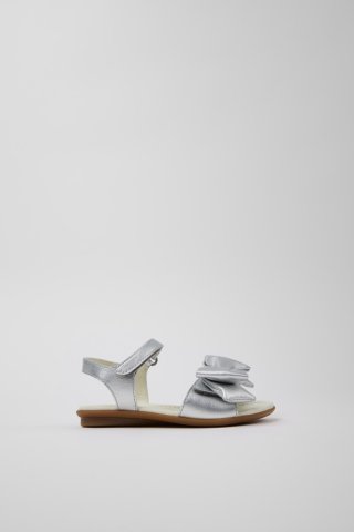 Camper Right - Silberne Kindersandale aus Leder. Camper Right - Silberne Kindersandale aus Leder.