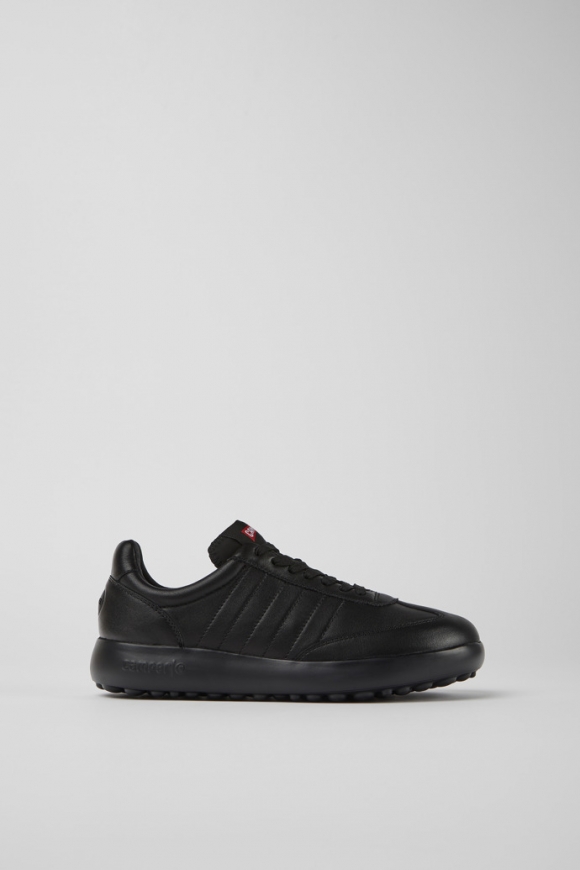 Camper Pelotas XLF - Schwarzer Damensneaker aus Leder und Textil.