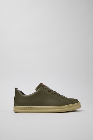 Camper Runner - Grüner Herrensneaker aus Leder. Camper Runner - Grüner Herrensneaker aus Leder.