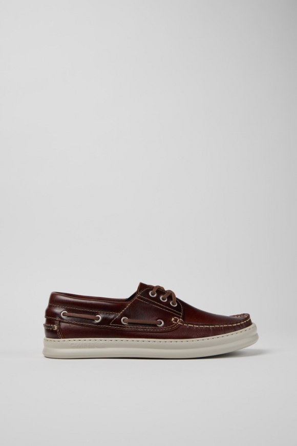 Camper Runner - Brauner Herrenmokassin aus Leder.