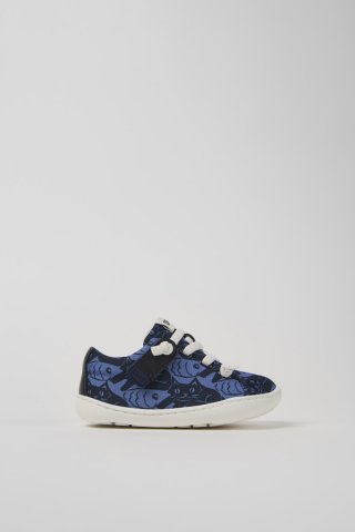 Camper Peu - Blauer Kinderschuh aus recyceltem PET und Leder. Camper Peu - Blauer Kinderschuh aus recyceltem PET und Leder.