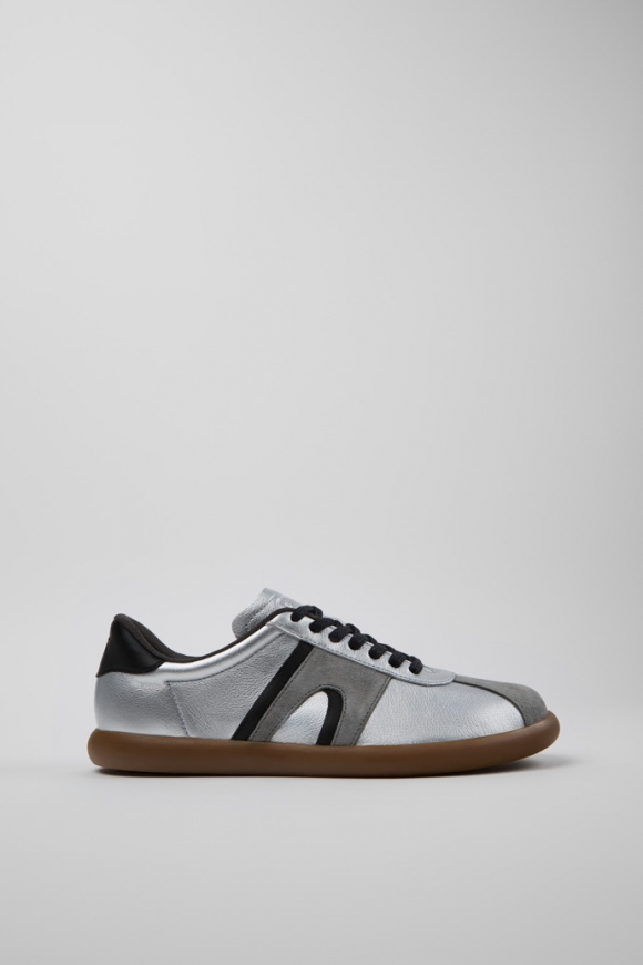 Camper Pelotas Soller - Silbergraue Ledersneaker und Nubukledersneaker für Herren.