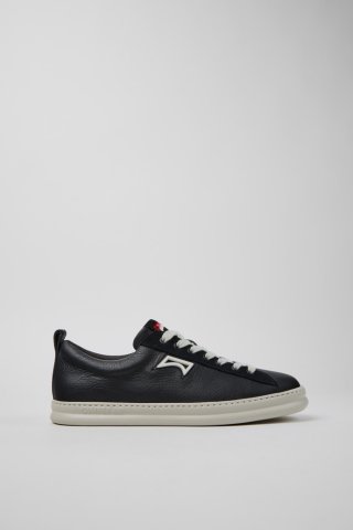 Camper Runner - Schwarzer Herrensneaker aus Leder und Nubukleder. Camper Runner - Schwarzer Herrensneaker aus Leder und Nubukleder.