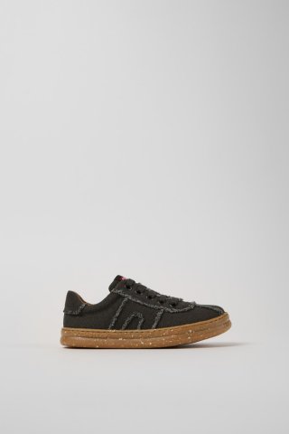 Camper Runner - Graue Kindersneaker aus Recyclingbaumwolle.