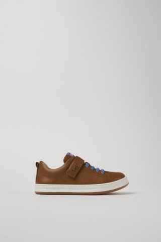 Camper Runner - Brauner Kindersneaker aus Leder.