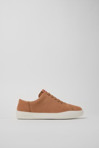 Camper Peu Touring - Nudefarbene Damensneaker aus Nubukleder. Camper Peu Touring - Nudefarbene Damensneaker aus Nubukleder.