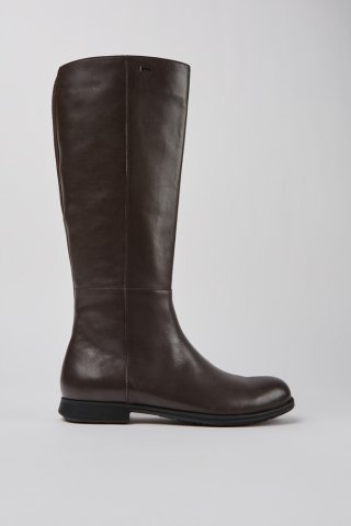 Camper Mil 1913 - Brauner hoher Damenstiefel aus Leder. Camper Mil 1913 - Brauner hoher Damenstiefel aus Leder.