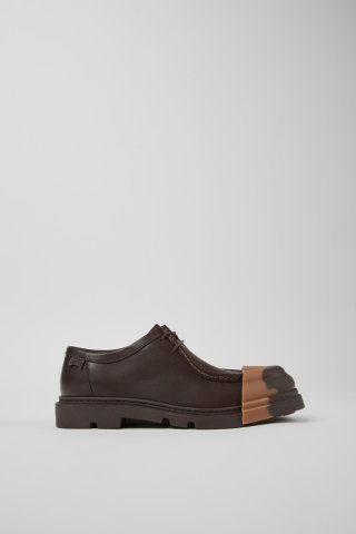 Camper Junction - Brauner Frauenschuh aus Leder. Camper Junction - Brauner Frauenschuh aus Leder.