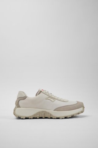 Camper Drift Trail - Weiß-graue Sneaker aus Recycling-PET und Leder für Damen. Camper Drift Trail - Weiß-graue Sneaker aus Recycling-PET und Leder für Damen.