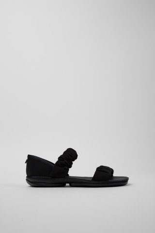 Camper Right - Schwarze Sandalen für Damen aus recyceltem PET und Leder. Camper Right - Schwarze Sandalen für Damen aus recyceltem PET und Leder.