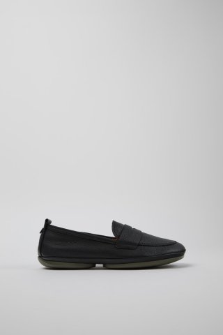 Camper Right - Schwarzer Damenschuh aus Leder. Camper Right - Schwarzer Damenschuh aus Leder.