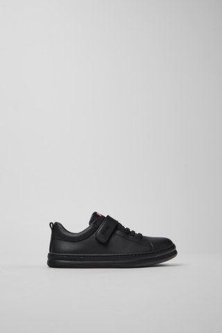 Camper Runner - Schwarzer Kindersneaker aus Leder und Textil. Camper Runner - Schwarzer Kindersneaker aus Leder und Textil.