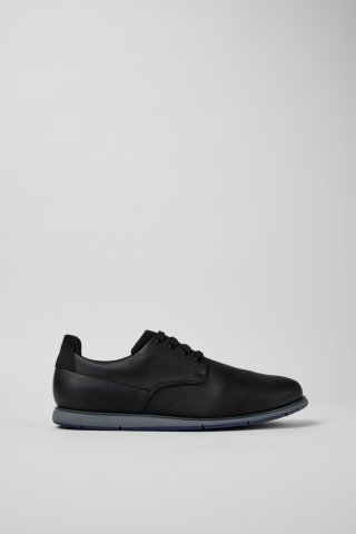 Camper Smith - Schwarzer Herrenschuh aus Leder und Textil. Camper Smith - Schwarzer Herrenschuh aus Leder und Textil.