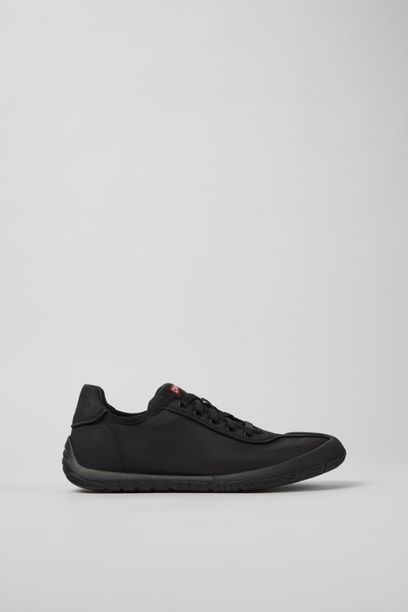 Camper Peu Path - Schwarzer Damensneaker aus Recycling-PET.