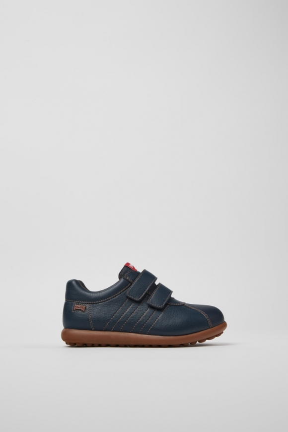 Camper Pelotas - Blauer Kinderschuh aus Leder und Textil.