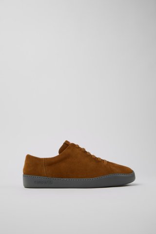 Camper Peu Touring - Brauner Herrensneaker aus Nubukleder. Camper Peu Touring - Brauner Herrensneaker aus Nubukleder.