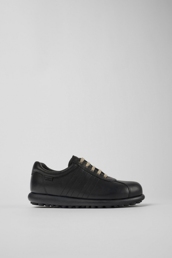 Camper Pelotas - Schwarzer Damenschuh aus pflanzlich gegerbtem Leder.