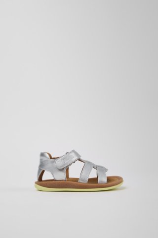 Camper Bicho - Silberne Kindersandale aus Leder. Camper Bicho - Silberne Kindersandale aus Leder.