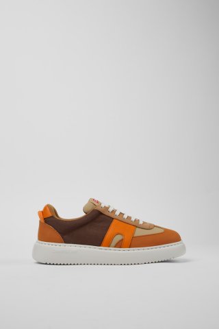 Camper Runner K21 Sorona® - Mehrfarbige Damessneaker aus Recycling-PET und Nubukleder. Camper Runner K21 Sorona® - Mehrfarbige Damessneaker aus Recycling-PET und Nubukleder.