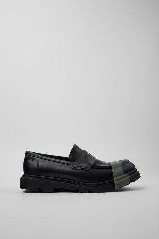 Camper Junction - Schwarze Herrenmokassins aus Leder. Camper Junction - Schwarze Herrenmokassins aus Leder.