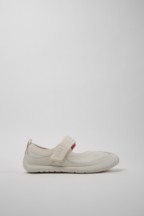 Camper Path - Weißer Damensneaker aus Leder.