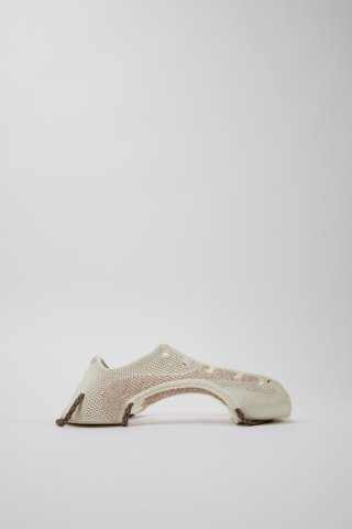 Camper ROKU Shoe Uppers - Weiße und nude Farbtöne (2 Stück) für jeweils den rechten und den linken Schuh.