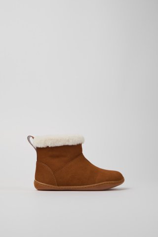Camper Peu - Braune Kinderstiefelette aus Nubukleder. Camper Peu - Braune Kinderstiefelette aus Nubukleder.