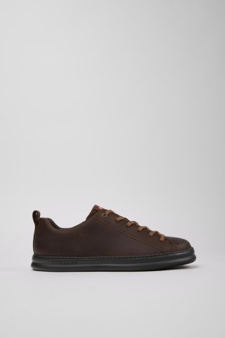 Camper Runner - Brauner Herrensneaker aus Nubukleder.