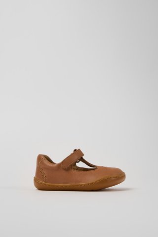 Camper Twins - Nudefarbene Kinderschuhe aus Leder. Camper Twins - Nudefarbene Kinderschuhe aus Leder.