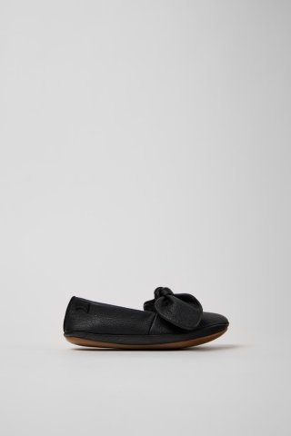 Camper Right Nina - Schwarzer Kinderballerina aus Leder. Camper Right Nina - Schwarzer Kinderballerina aus Leder.