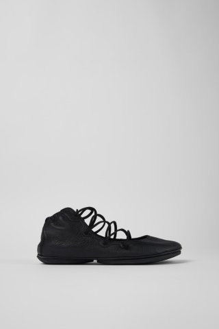 Camper Right - Schwarze Lederstiefelette für Damen. Camper Right - Schwarze Lederstiefelette für Damen.