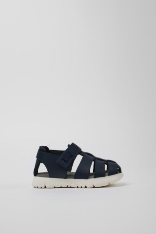 Camper Oruga - Blaue Kindersandale aus Leder mit geschlossenem Design. Camper Oruga - Blaue Kindersandale aus Leder mit geschlossenem Design.