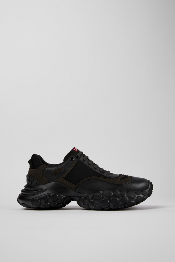 Camper Pelotas Mars - Schwarzer Herrensneaker aus Textil/Leder