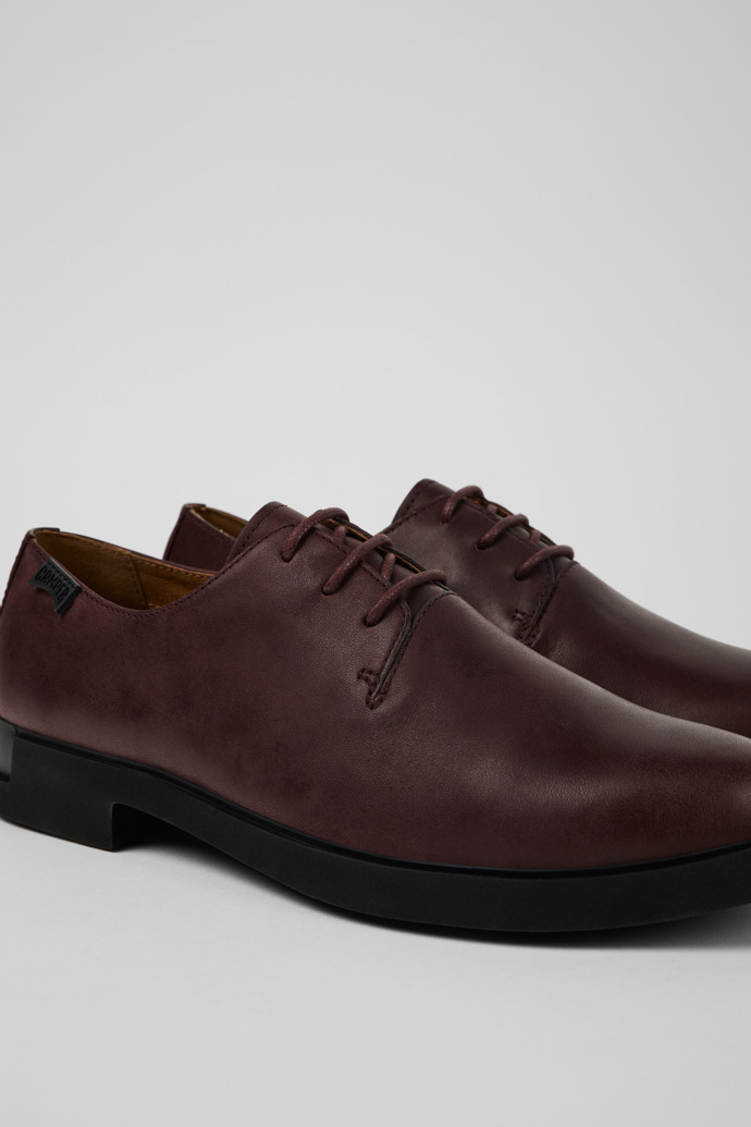 Camper Iman - Weinroter Damenschnürschuh aus Leder