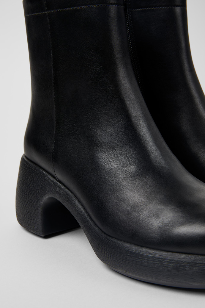 Camper Thelma II - Schwarze Lederstiefeletten für Damen.