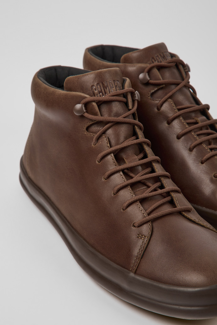 Camper Chasis - Lässige Stiefeletten für Herren in Braun