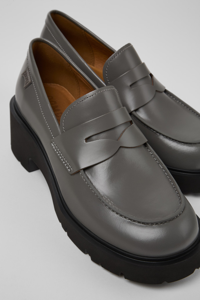 Camper Milah - Grauer Damenloafer aus Leder