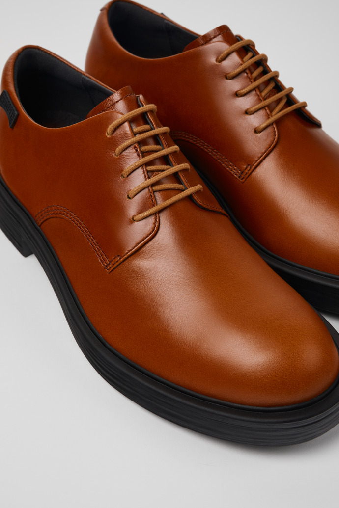 Camper Dean - Brauner Herrenschuh aus Leder.