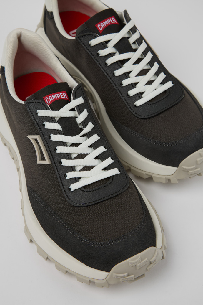 Camper Drift Trail VIBRAM - Mehrfarbiger Herrensneaker aus Recycling-PET und Nubukleder.
