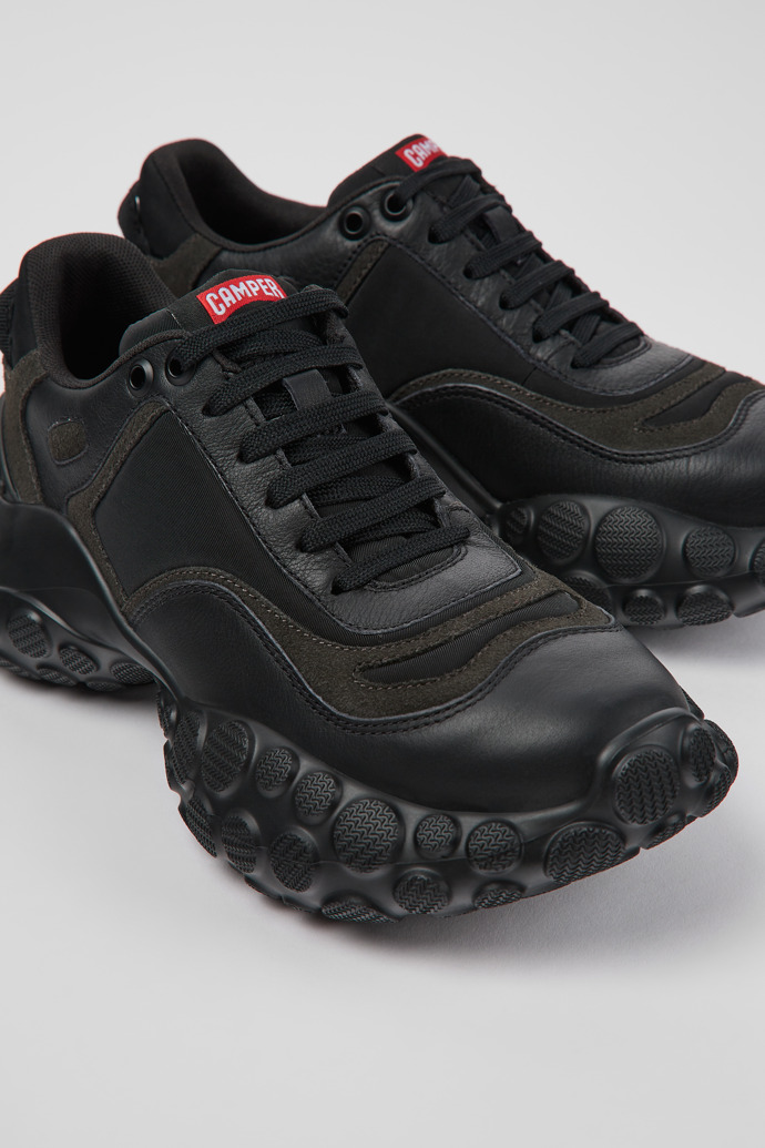 Camper Pelotas Mars - Schwarze Damensneaker aus Textil/Leder