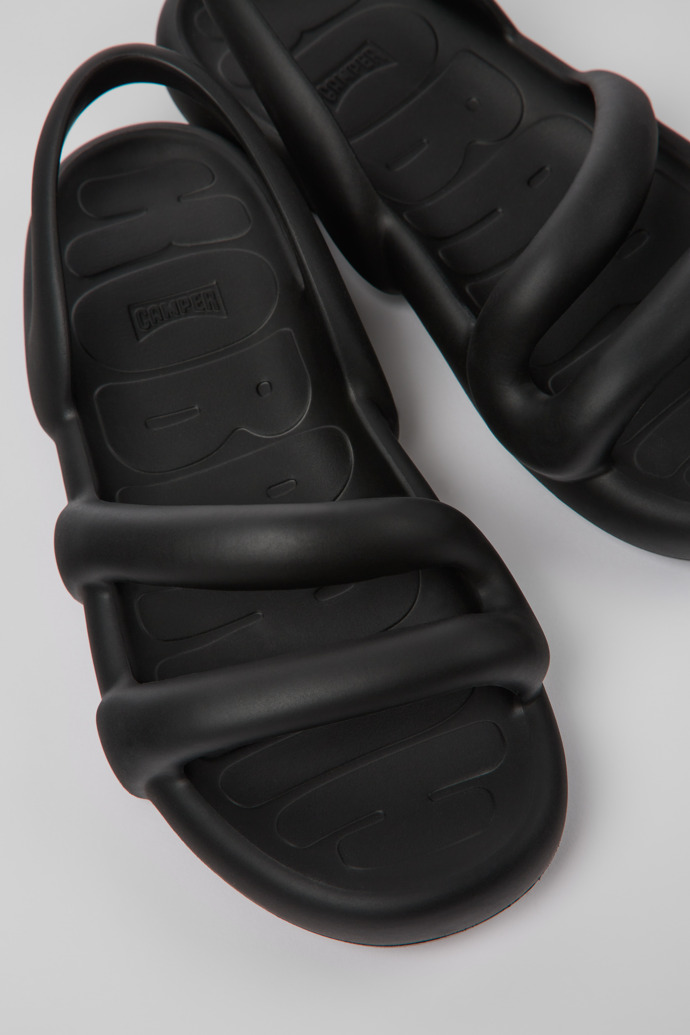 Camper Kobarah Flat Wide - Schwarze Sandalen.