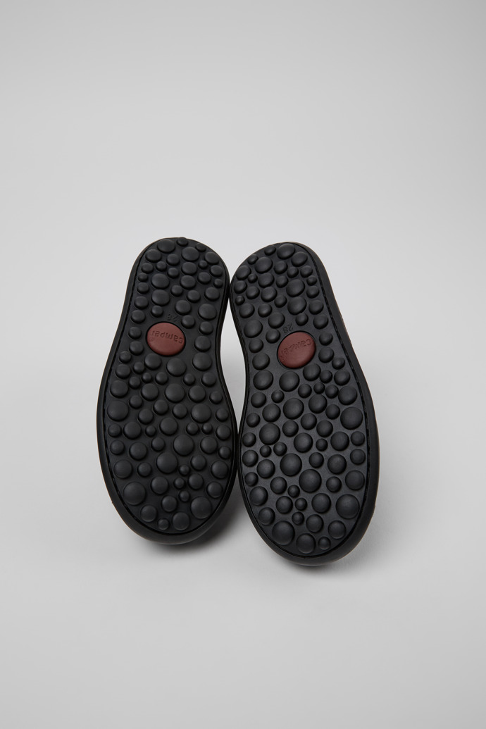 Camper Pelotas - Schwarzer Kinderschuh aus Leder und Textil.