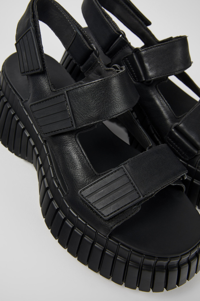 Camper BCN - Schwarze Ledersandale für Damen.
