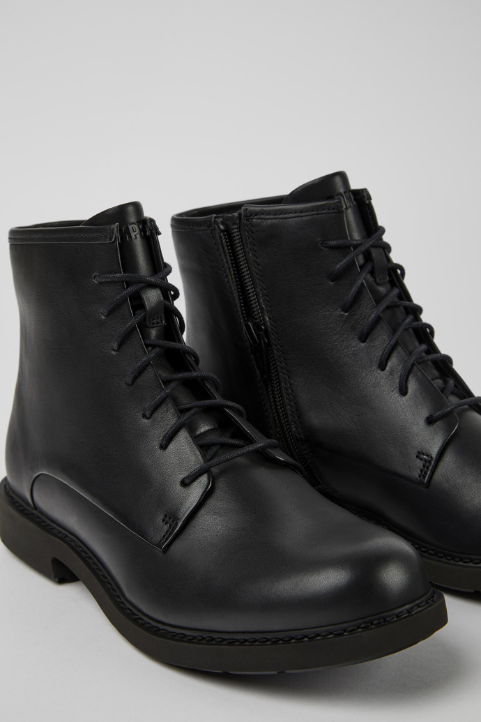 Camper Neuman - Schwarzer Stiefeletten aus Leder für Damen.