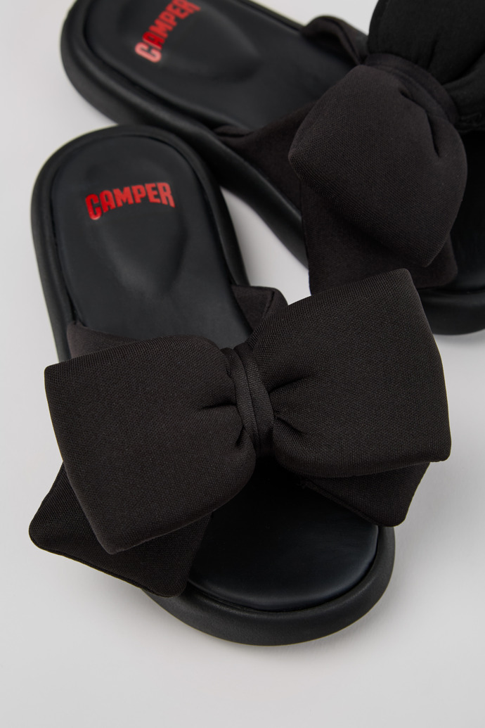 Camper Pelotas Flota - Schwarze Kindersandale aus recyceltem PET.