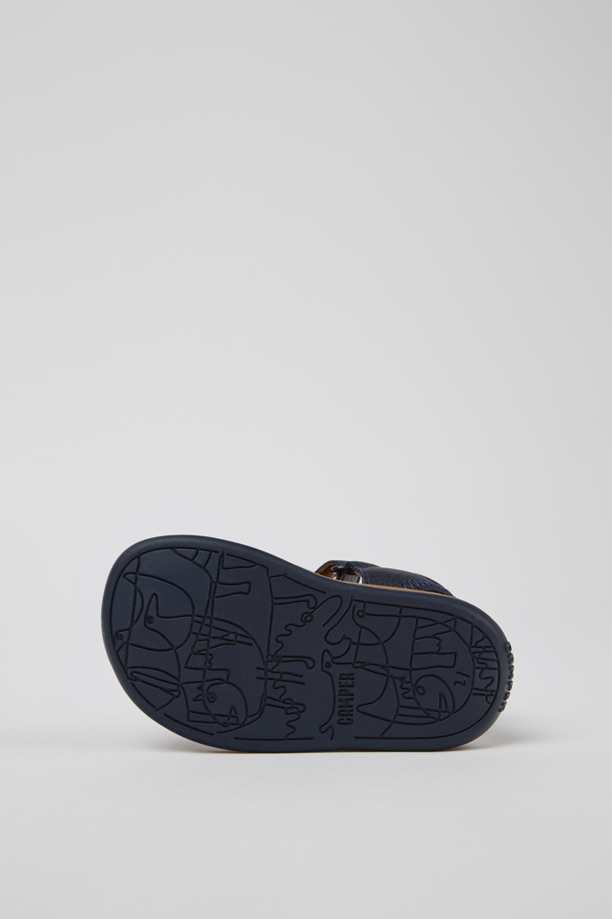 Camper Bicho - Blaue Kindersandale aus Leder zum Schließen.