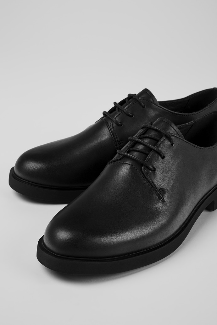 Camper Iman - Schwarzer Damenschuh aus Leder.