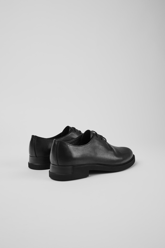 Camper Iman - Schwarzer Damenschuh aus Leder.
