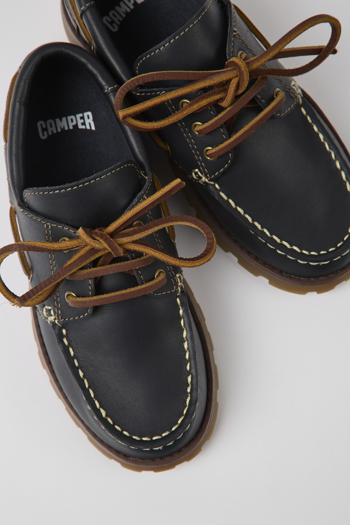 Camper Compas - Blauer Kinderschuh aus Leder im Marinelook.