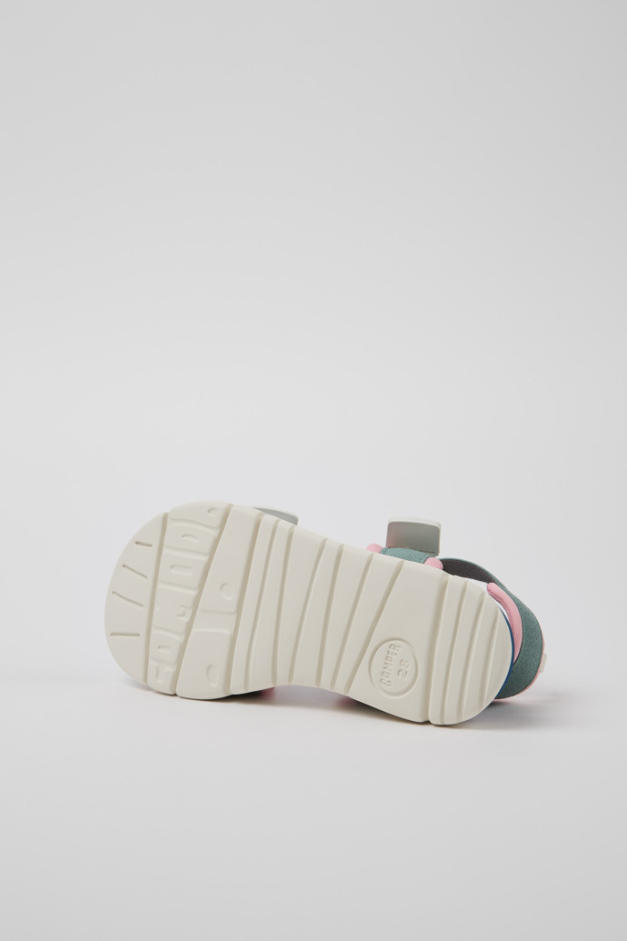Camper Oruga - Mehrfarbige Kindersandale aus Textil.